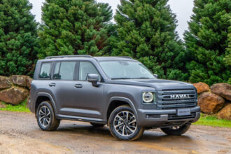 Toyota reduz R$54.600 no SW4 SRX Platinum e se aproxima do Haval H9