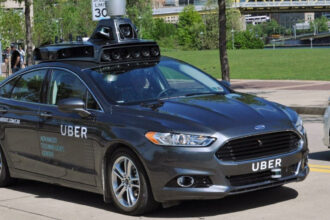 Uber: mão de obra barata no Brasil e na Índia freia táxis autônomos