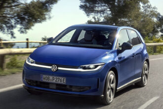 Volkswagen corta turnos de carros a combustão para priorizar elétricos