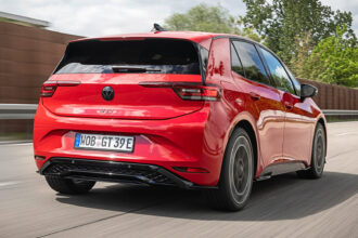 Volkswagen lança ID.3 GTI: 326 cv e tração traseira pela 1ª vez em 50 anos