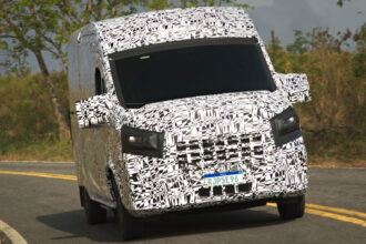 VW Caminhões e Ônibus lança furgão chinês e mira utilitários leves