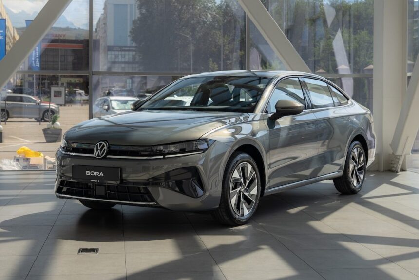VW relança Bora no Cazaquistão com Jetta/Sagitar fabricado na China