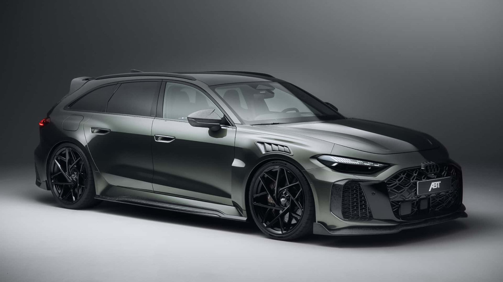 ABT aumenta Audi RS5 híbrido para 720 cv em 130 unidades