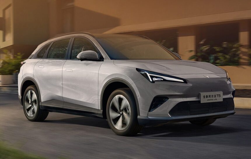 Arcfox T5: BAIC confirma chegada do SUV elétrico ao Brasil em 11/11