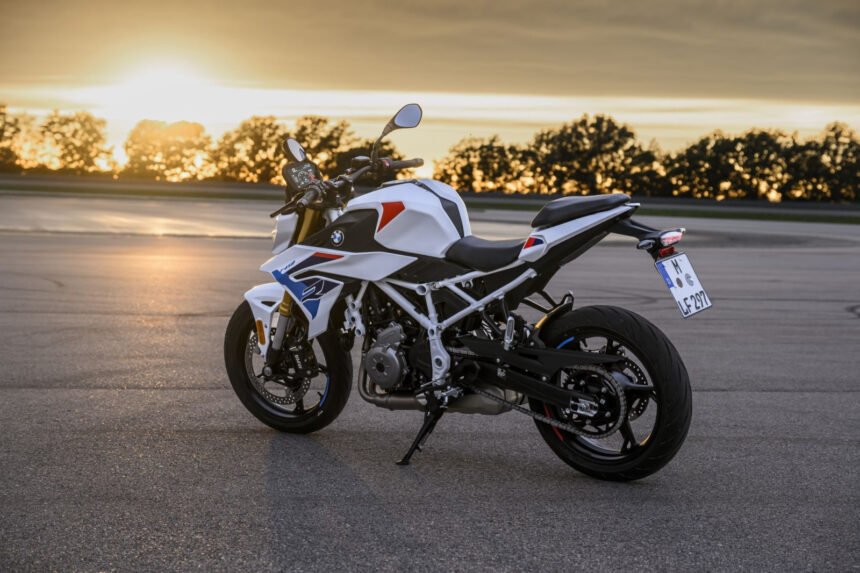 BMW estreia F 450 R: naked esportiva derivada da plataforma 450