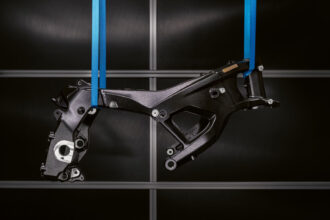 BMW libera chassi de pista M Motorsport para a M 1000 RR