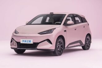 BYD Dolphin Mini 2ª geração ganha bancos com massagem e compartimentos secretos