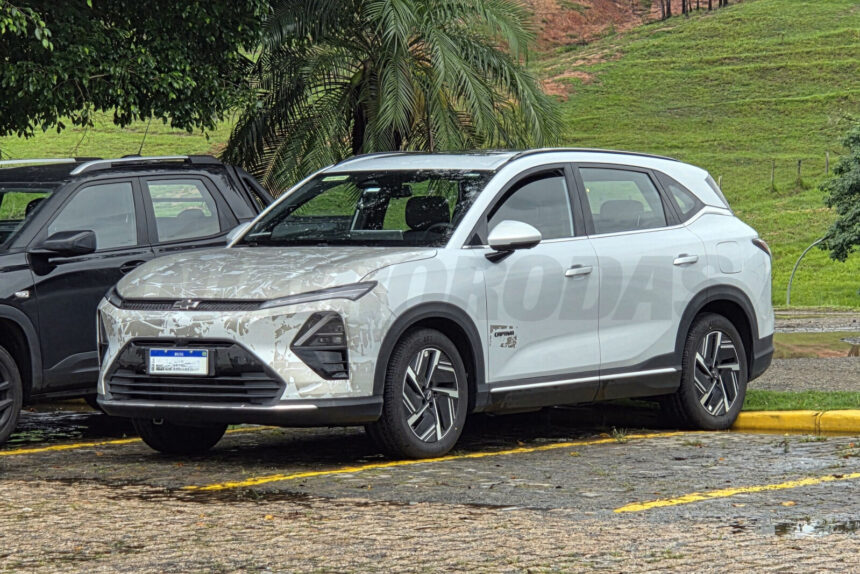 Chevrolet testa Captiva PHEV; produção nacional confirmada para o Brasil