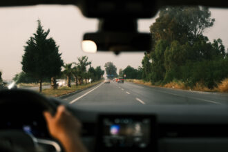 Confira documentos, PID e seguros para dirigir ou alugar carro no exterior