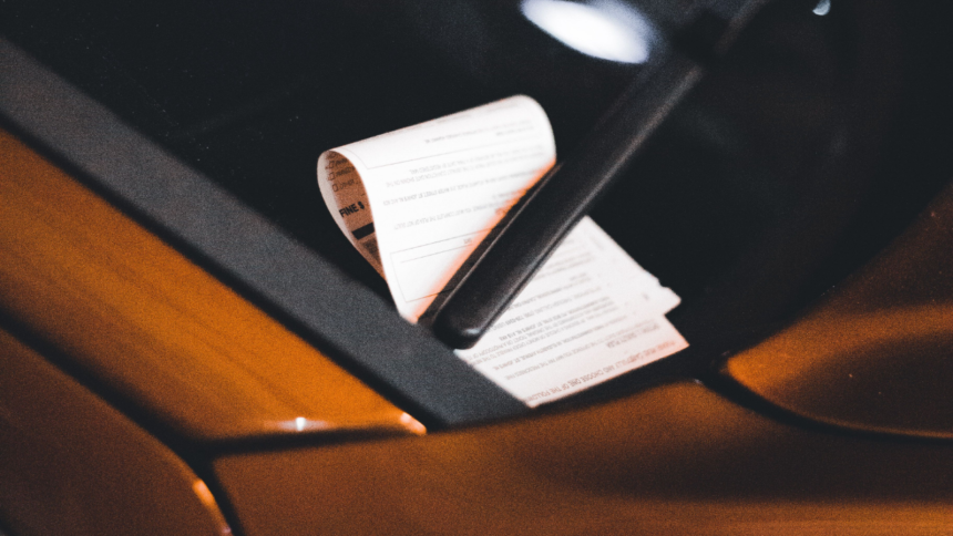 Consulte multas, débitos e emita CRLV-e de carros em São Paulo