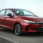 Honda City 2027 estreia RS no Brasil e adota visual esportivo