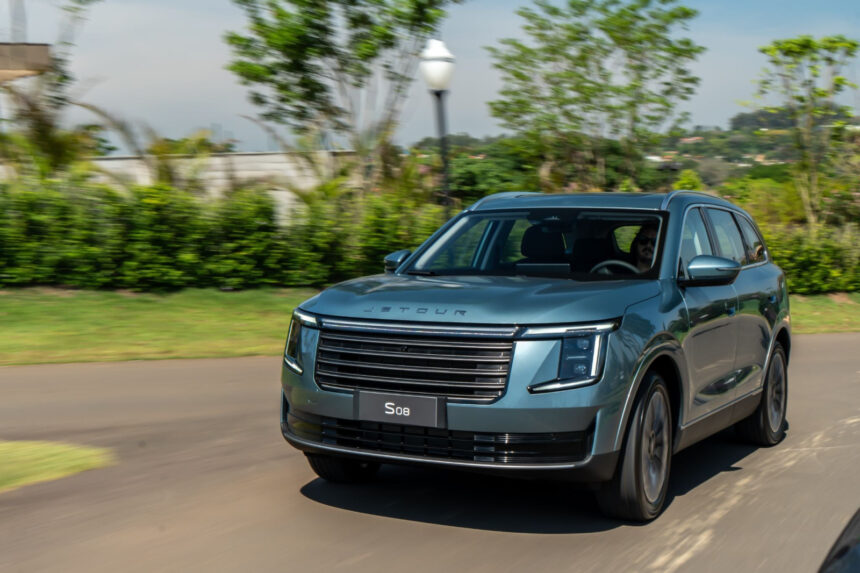 Jetour S08 chega ao Brasil: SUV 7 lugares PHEV por R$ 259.990