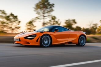McLaren encerra produção do 750S em 2027 e fecha era dos V8 puros