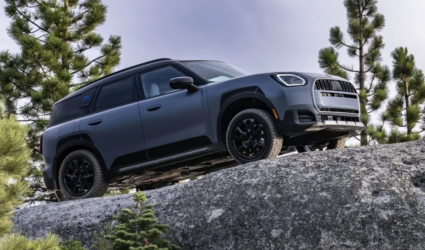 Mini lança Countryman Untamed: teto aguenta 300 kg e vem com barraca