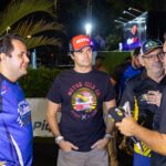 Nelsinho Piquet conversa com a imprensa durante o evento, ao lado de Renan Tavares