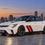 Nissan transforma Sentra em esportivo: 304 cv e peças do GT-R Nismo