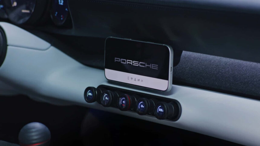 Porsche substitui central por suporte magnético para celular no Mission S