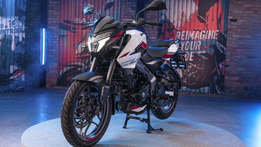 Pulsar NS200 ganha acelerador eletrônico, TFT e mais potência na Índia