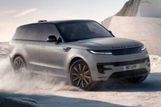Range Rover Sport elétrico estreia com performance de V8 e recarga ultrarrápida