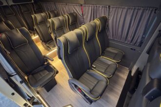 Raytec lança Minibus VIP baseado na Renault Master para 15 passageiros