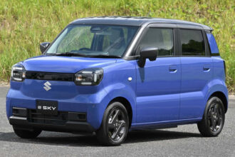 Suzuki lança e-Sky no Japão: kei elétrico compacto com 310 km