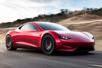 Tesla apresenta novo Roadster em Waco; preço estimado em R$ 1 milhão