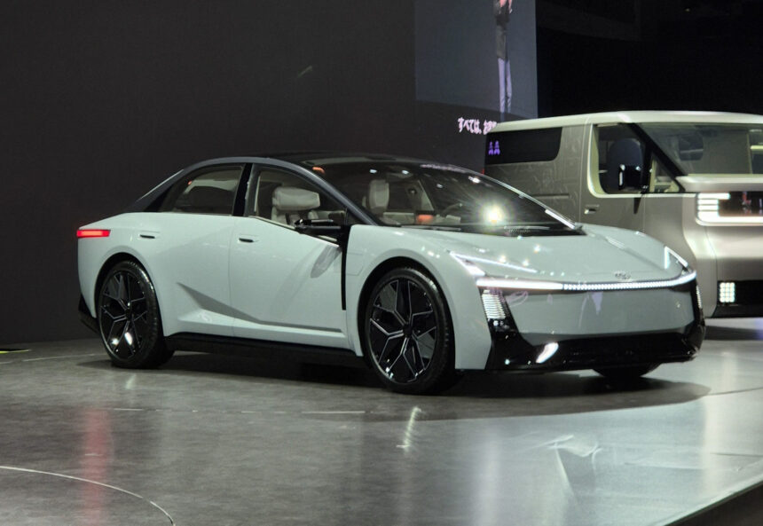 Toyota anuncia plataforma inédita que prepara Corolla para elétricos e híbridos