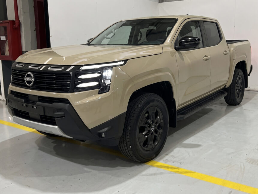 Vazamento aponta nova dianteira da Nissan Frontier 2028 e versão PHEV