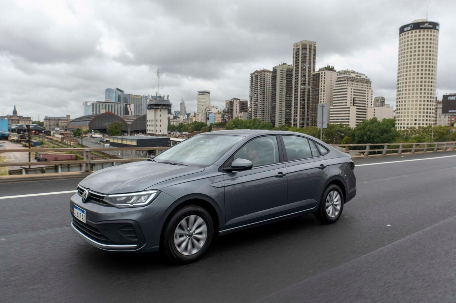 Volkswagen Virtus ganha câmbio de oito marchas e volta a ser produzido no ABC