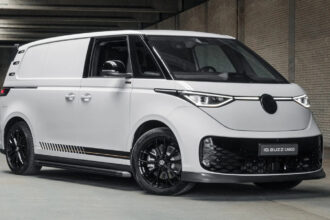 VW lança pacote Signature Edition para Kombi elétrica de carga na Holanda